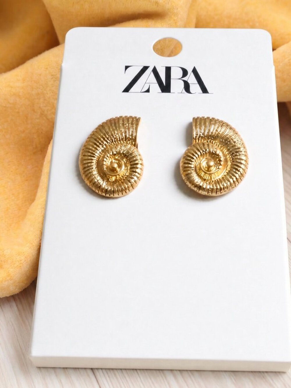Zara Shell Stud Earrings